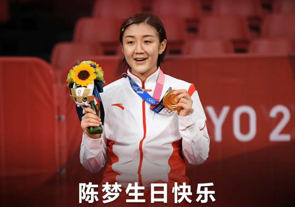 电影《万里归途》由饶晓志导演，郭帆、王红卫监制，张译、王俊凯、殷桃领衔主演，成泰燊、张子贤、陈昊宇主演，王迅、万茜特别主演，李雪健、李晨、王智友情出演